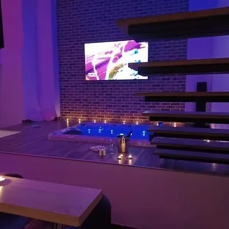 Appartement Magnifique Loft Avec Jacuzzi Et Sauna Privatif *